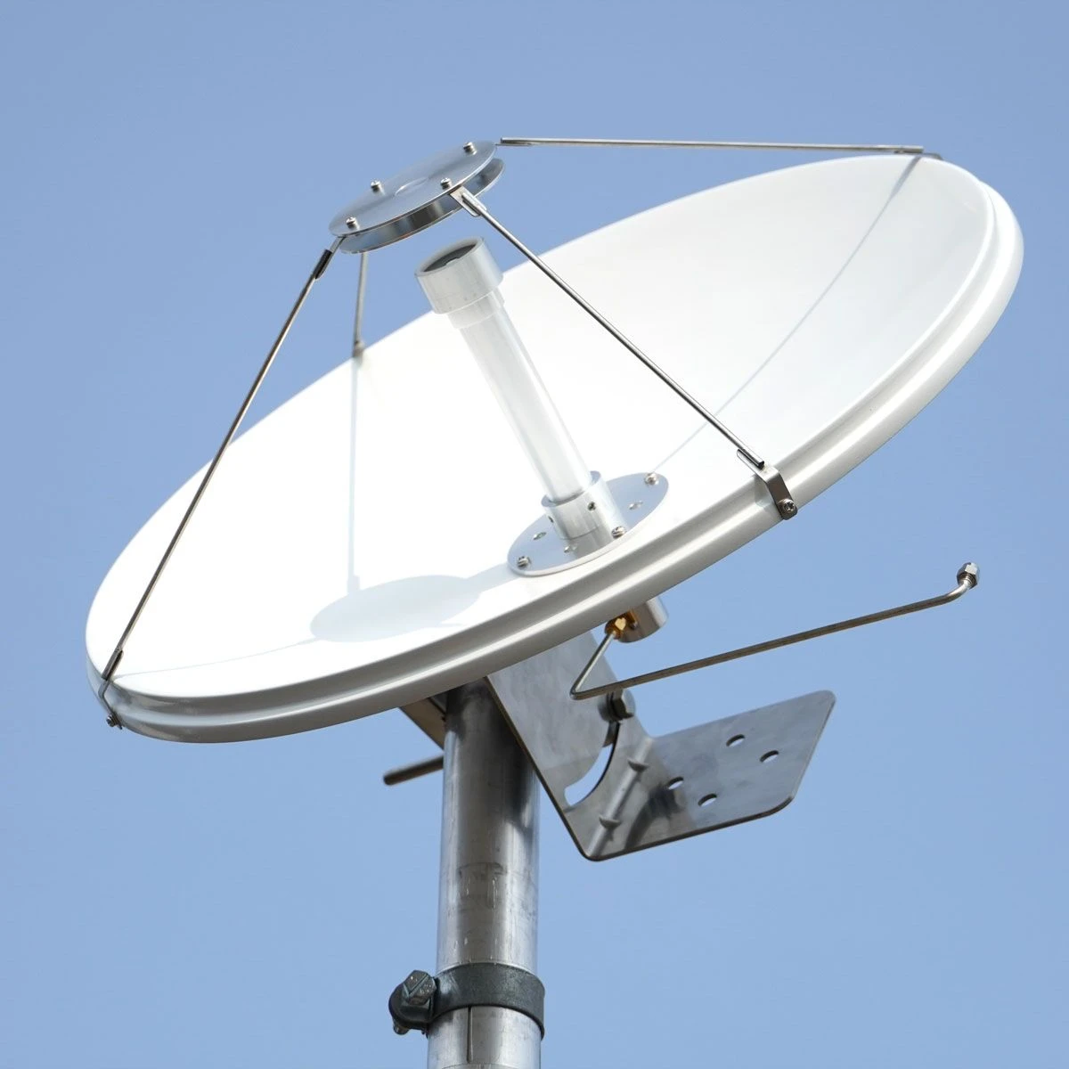 Icom AH-109PB Parabolspiegel 10 GHz, 31 DBi 1 Icom AH-109PB Parabolspiegel 10 GHz, 31 DBi