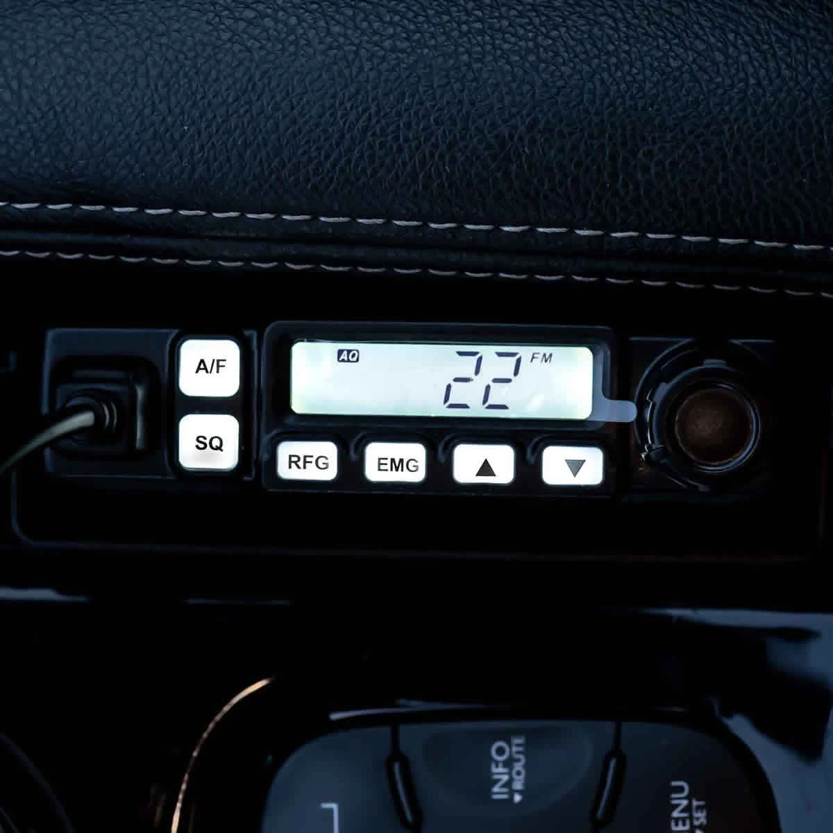 PNI Escort HP 7120 CB-Mobilgerät Mit Antenne 4 PNI Escort HP 7120 CB-Mobilgerät Mit Antenne – Bild 4