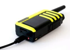 2 Lizenzfreie PMR-Funkgeräte - Kenwood UBZ-LJ9SET -Kenwood Store UBZ LJ9SET kenwood pmr446 radio bottom view battery caharging 6a82